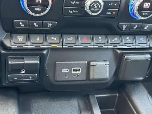 Used 2022 GMC Sierra 2500 Denali w/ Denali Ultimate Package image 30