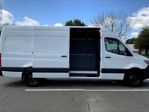 Certified 2025 Mercedes-Benz Sprinter 2500 image 25
