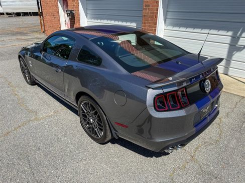 Used 2014 Ford Mustang Shelby GT500 w/ Equipment Group 821A RWD image 20