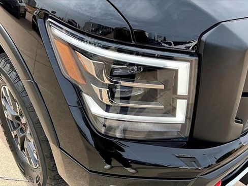 Used 2023 Nissan Titan PRO-4X w/ Pro-4x Convenience Package image 32