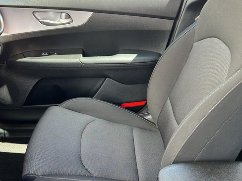 Used 2024 Kia Forte LXS FWD image 17