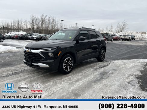 Used 2025 Chevrolet TrailBlazer LT image 3