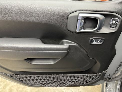 Used 2022 Jeep Wrangler Unlimited Sport AWD/4WD image 11