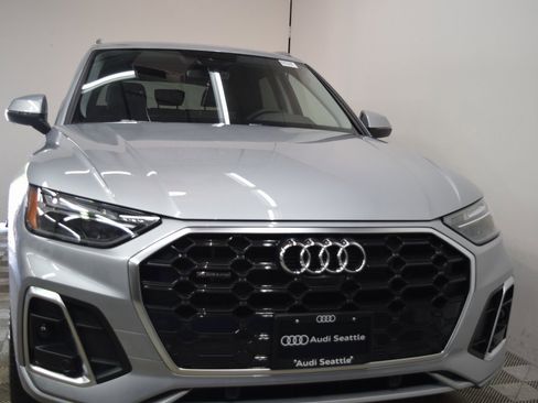 New 2025 Audi Q5 e Premium Plus image 2