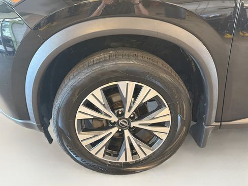 Used 2023 Nissan Rogue SV AWD/4WD image 11