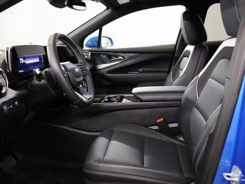 New 2025 Chevrolet Blazer EV LT AWD/4WD image 12