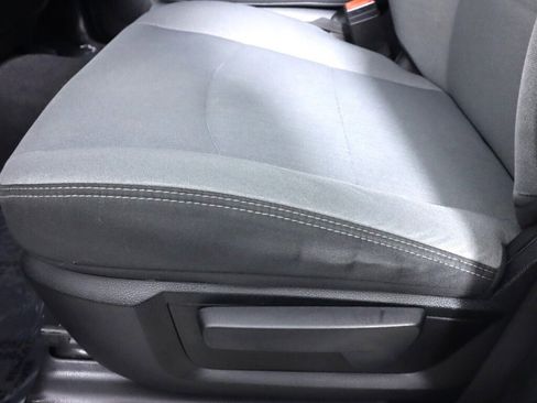 Used 2021 RAM 3500 Big Horn image 31