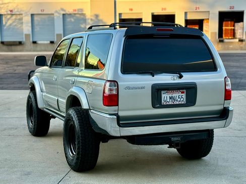Used 2000 Toyota 4Runner SR5 AWD/4WD image 19