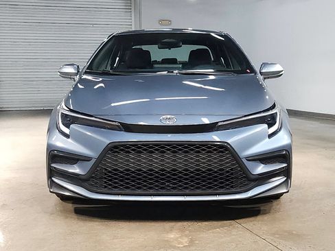 Used 2025 Toyota Corolla SE FWD image 2