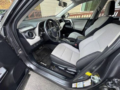 Used 2016 Toyota RAV4 XLE AWD/4WD image 13