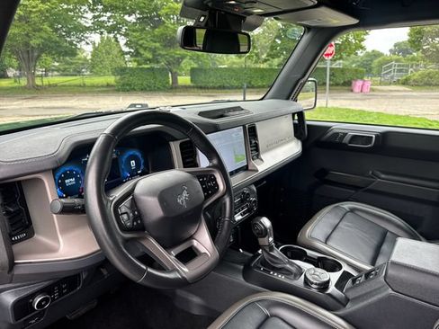 Used 2025 Ford Bronco Outer Banks AWD/4WD image 19