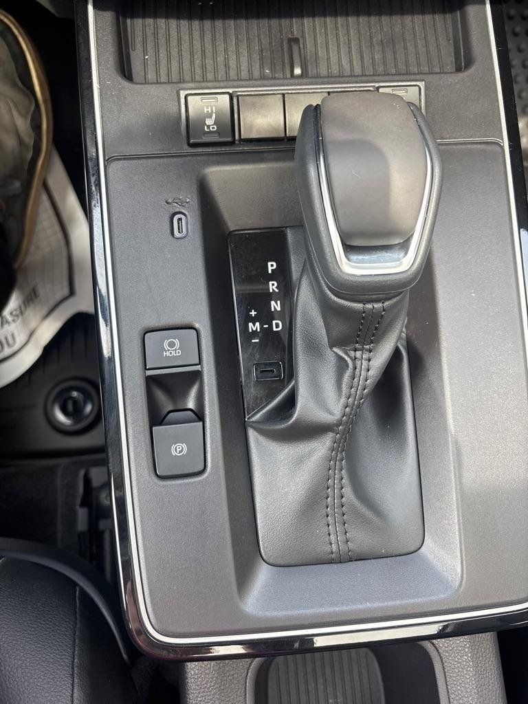 Used 2026 Toyota Corolla Cross XLE w/ Convenience Package FWD image 30