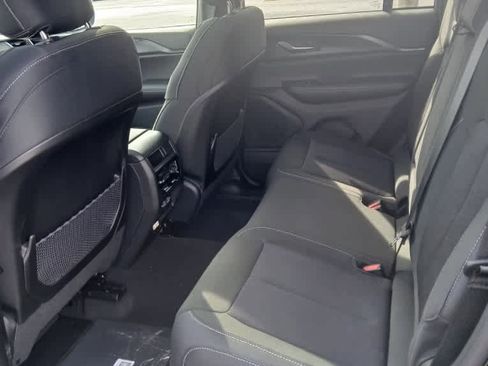 New 2025 Jeep Grand Cherokee Laredo X w/ Luxury Tech Group I AWD/4WD image 13