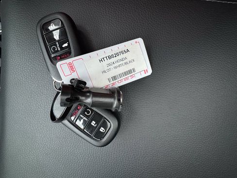 Certified 2024 Honda Pilot Elite image 36