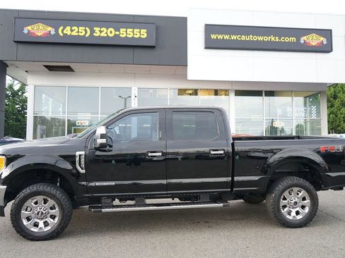 Used 2017 Ford F250 Lariat w/ Chrome Package image 2