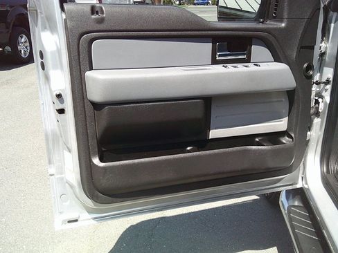 Used 2014 Ford F150 XLT w/ Equipment Group 302A Luxury AWD/4WD image 31