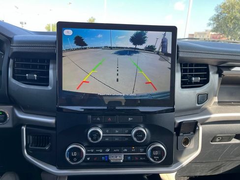 Used 2024 Ford Expedition Max XLT RWD image 14