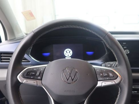 Used 2022 Volkswagen Taos SE AWD/4WD image 16