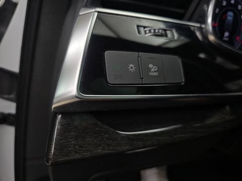 Used 2020 Audi Q7 2.0T Premium w/ Cold Weather Package AWD/4WD image 24