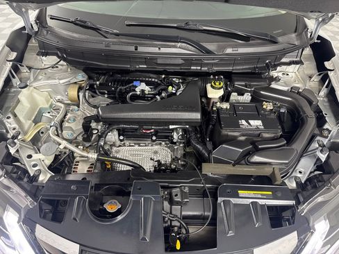 Used 2018 Nissan Rogue S image 26