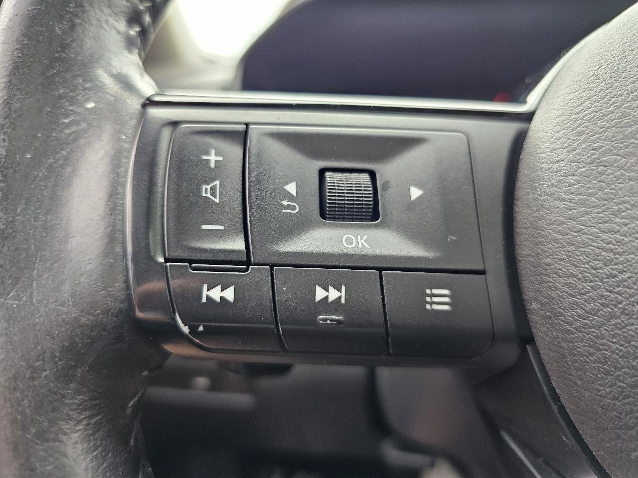 Used 2021 Nissan Rogue SV w/ Premium Package FWD image 11