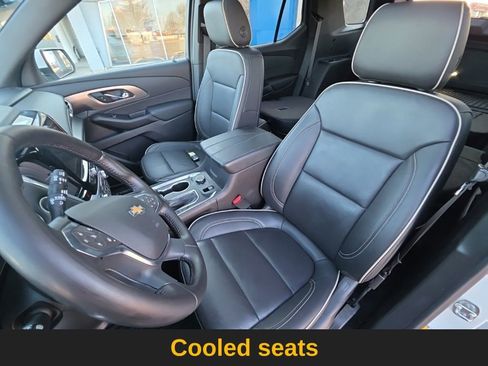 Used 2022 Chevrolet Traverse Premier image 11