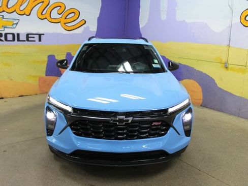 Used 2024 Chevrolet Trax RS w/ Sunroof Package FWD image 7