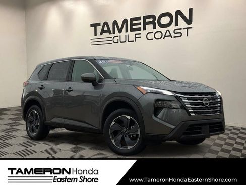 Used 2025 Nissan Rogue SV FWD image 1