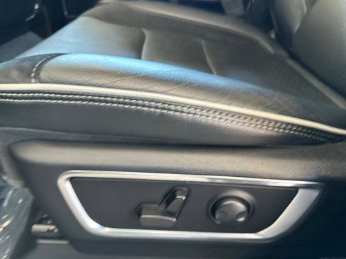 Used 2025 RAM 1500 Laramie image 13