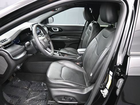 Used 2023 Jeep Compass High Altitude AWD/4WD image 18