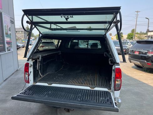Used 2012 Nissan Frontier SV AWD/4WD image 9