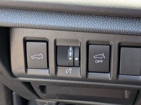 Used 2025 Subaru Outback Limited AWD/4WD image 18