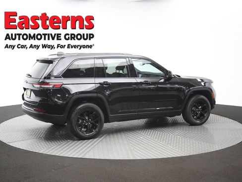 Used 2025 Jeep Grand Cherokee Altitude AWD/4WD image 43