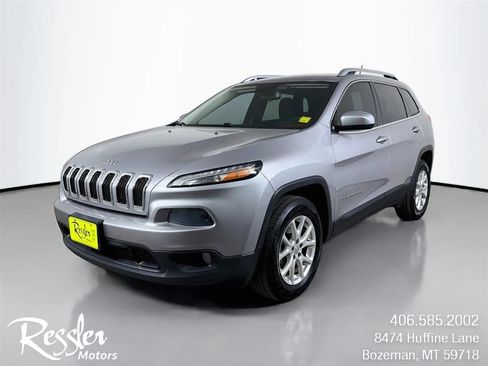 Used 2018 Jeep Cherokee Latitude w/ Cold Weather Group AWD/4WD image 1