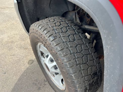 Used 2018 GMC Sierra 2500 Pickup 2D 8 ft image 23