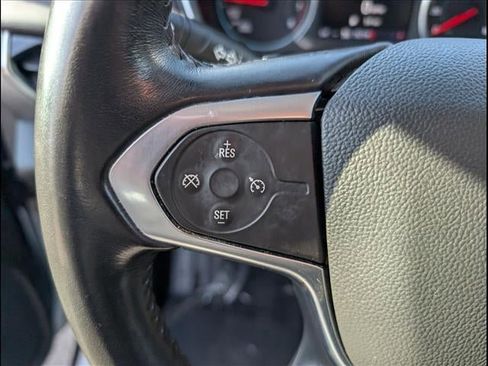 Used 2020 Chevrolet Traverse LT w/ LT Premium Package image 6