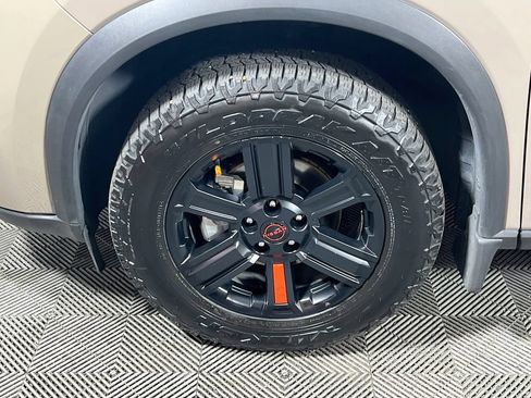 Used 2025 Nissan Rogue SV AWD/4WD image 27