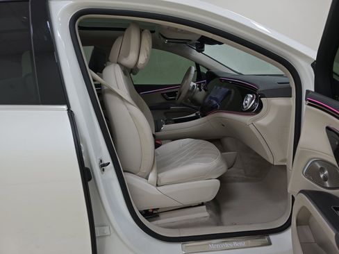 Used 2023 Mercedes-Benz EQS 580 4MATIC SUV w/ Pinnacle Trim Package image 12