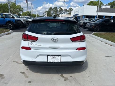 Used 2020 Hyundai Elantra GT w/ Style Package 02 image 5