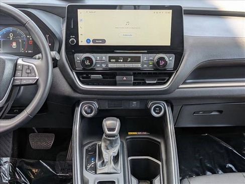 Used 2025 Toyota Grand Highlander FWD image 14
