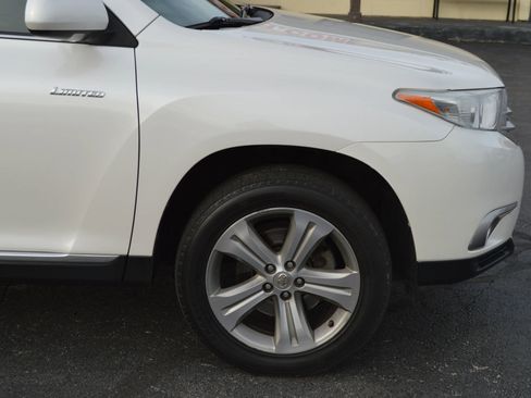 Used 2013 Toyota Highlander Limited image 8