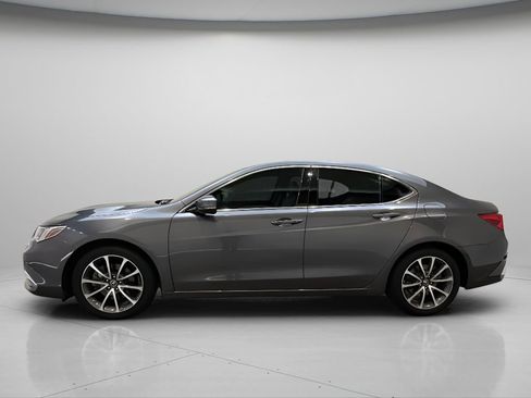 Used 2018 Acura TLX V6 SH-AWD image 3