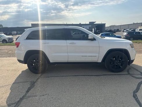 Used 2013 Jeep Grand Cherokee Altitude AWD/4WD image 11