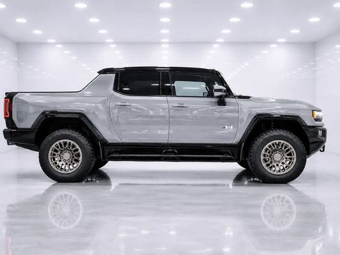 Used 2025 GMC Hummer EV 3X w/ Extreme Off-Road Package AWD/4WD image 6