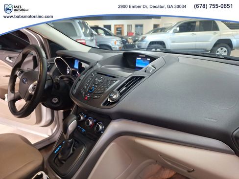 Used 2015 Ford Escape SE FWD image 9