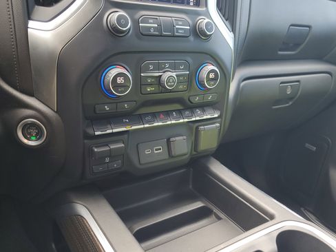 Used 2022 Chevrolet Silverado 1500 LT Trail Boss w/ LT Trail Boss Premium Package image 28