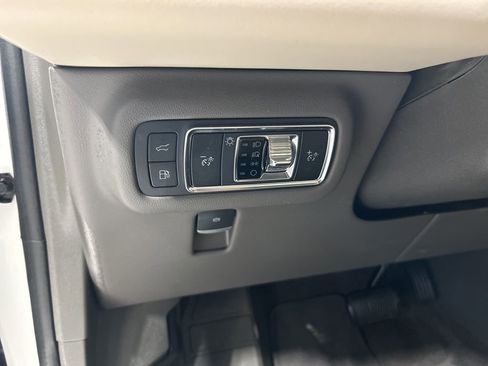 Certified 2024 Lincoln Nautilus Premier w/ Equipment Group 102A image 11