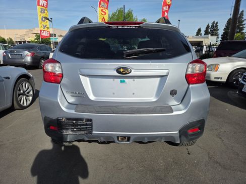 Used 2014 Subaru Crosstrek 2.0i Premium w/ Moonroof Package image 3