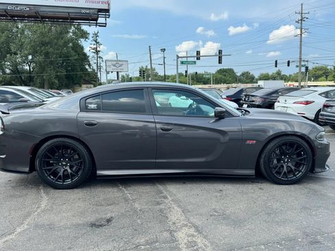 Used 2019 Dodge Charger Scat Pack w/ Dynamics Package RWD image 3