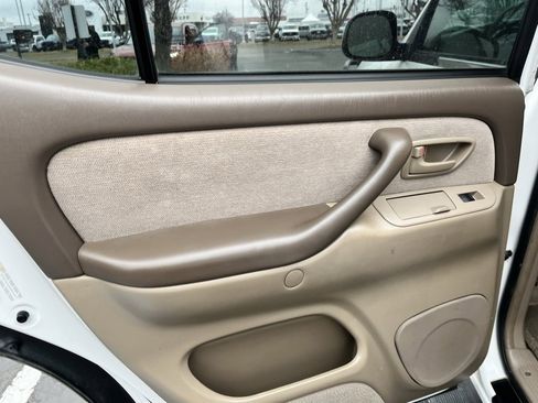 Used 2004 Toyota Sequoia SR5 image 17